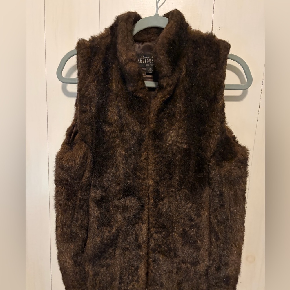 Donna slayers faux fur hook vest